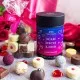 VEGANE PRALINEN IN DER GESCHENKDOSE - Edle handgemachte vegane Pralinen mit & ohne Alkohol aus feinstem Confiserie-Edelkakao, stilvoll verpackt in einer hochwertigen Geschenkdose. Perfekt als exklusives Geschenk für besondere Genussmomente