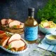 PREMIUM-ÖL IN DER GESCHENKFLASCHE - Hochwertiges Premium-Öl zum Würzen, Marinieren & Grillen, stilvoll abgefüllt in einer edlen Geschenkflasche. Die besondere Geschenkidee für Feinschmecker, Hobbyköche & Genießer