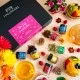 TEE SET IN DER GESCHENKBOX - 12 Sorten premium loser Tee als exklusives Probierset, stilvoll verpackt in einer edlen Geschenkbox mit Rezept-Booklet. Die besondere Geschenkidee für Teeliebhaber, Genießer & entspannte Wohlfühlmomente