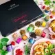 GEWÜRZ SET IN DER GESCHENKBOX - 24 Gewürze aus aller Welt als exklusive Gourmet-Selektion, stilvoll verpackt in einer hochwertigen Geschenkbox mit Rezept-Booklet. Die besondere Geschenkidee für Feinschmecker, Hobbyköche & Genussmomente