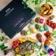 GEWÜRZ SET IN DER GESCHENKBOX - 12 Gewürze aus aller Welt als exklusive Gourmet-Selektion, stilvoll verpackt in einer hochwertigen Geschenkbox mit Rezept-Booklet. Die besondere Geschenkidee für Feinschmecker, Hobbyköche & Genussmomente