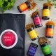 GEWÜRZ SET MIT TRAGETASCHE - Selektion unserer Besten als exklusives Gourmet-Probierset in edlen Aromadosen & stilvoller Tragetasche. Die besondere Geschenkidee für Feinschmecker, Hobbyköche & genussvolle Geschmacksmomente