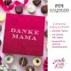 BESONDERS STATT GEWÖHNLICH - Edition \Muttertag Box pink\: Während andere auf Masse setzen, entsteht echter Feinkost-Genuss durch perfekt abgestimmte Spezialitäten (großes Mitbringsel Schokolade, Pralinen, Gewürze & Nougatmandeln)