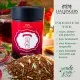 BESONDERS STATT GEWÖHNLICH - Edition \Frohe Weihnachten - Klein No. 01\: Während andere auf Masse setzen, entsteht echter Feinkost-Genuss durch perfekt abgestimmte Spezialitäten (großes Mitbringsel KerzenscheinTee Tafel Schokolade & 4er Pralinen)