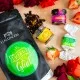 Viel Glück (kleiner Glücksgruß Nougat-Busserl, Früchte-Tee & Erdbeer-Konfitüre) - Feinkost-Set, Gourmet-Auswahl Wundertüte