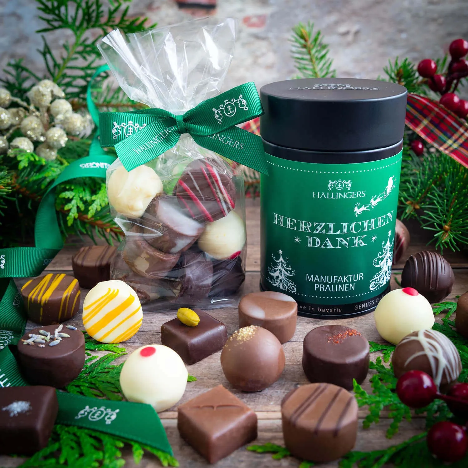 PRALINEN IN DER GESCHENKDOSE OHNE ALKOHOL - Edle handgemachte Pralinen aus feinstem Confiserie-Edelkakao, stilvoll verpackt in einer hochwertigen Geschenkdose. Perfekt als exklusives Geschenk für besondere Genussmomente