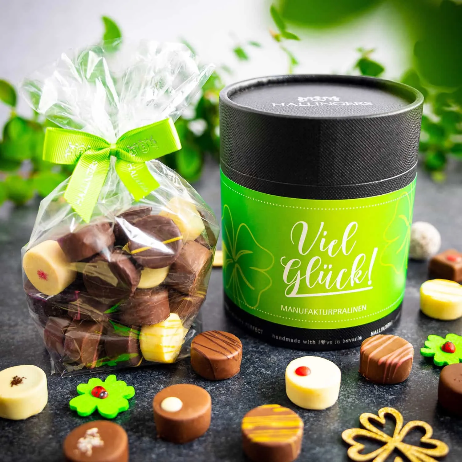 PRALINEN IN DER GESCHENKDOSE OHNE ALKOHOL - Edle handgemachte Pralinen aus feinstem Confiserie-Edelkakao, stilvoll verpackt in einer hochwertigen XXL-Geschenkdose. Perfekt als exklusives Geschenk für besondere Genussmomente