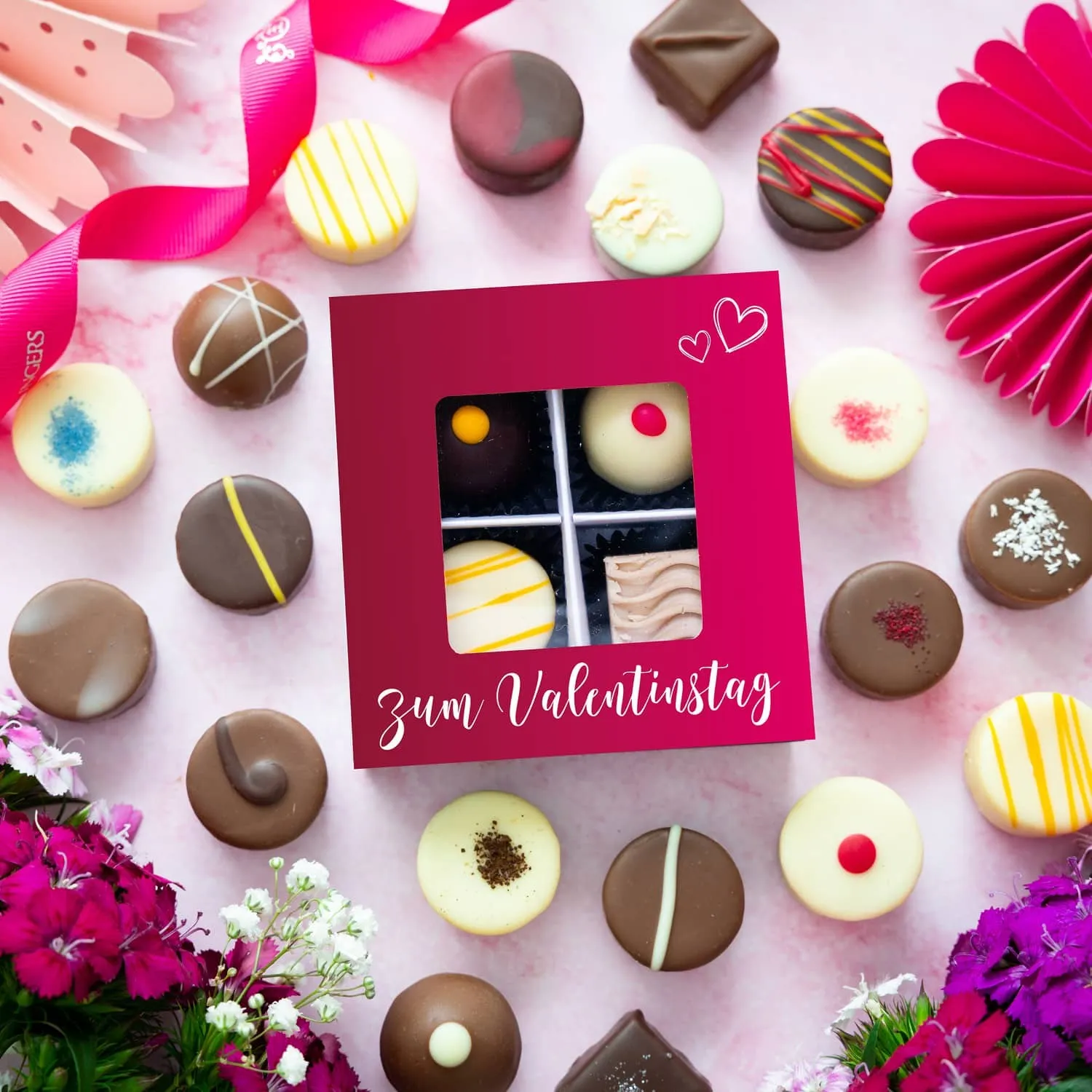 PRALINEN GESCHENKBOX MIT & OHNE ALKOHOL - Edle handgemachte Pralinen aus feinstem Confiserie-Edelkakao, stilvoll verpackt in einer hochwertigen Geschenkbox. Exklusiver Schokoladengenuss für besondere Anlässe & genussvolle Momente