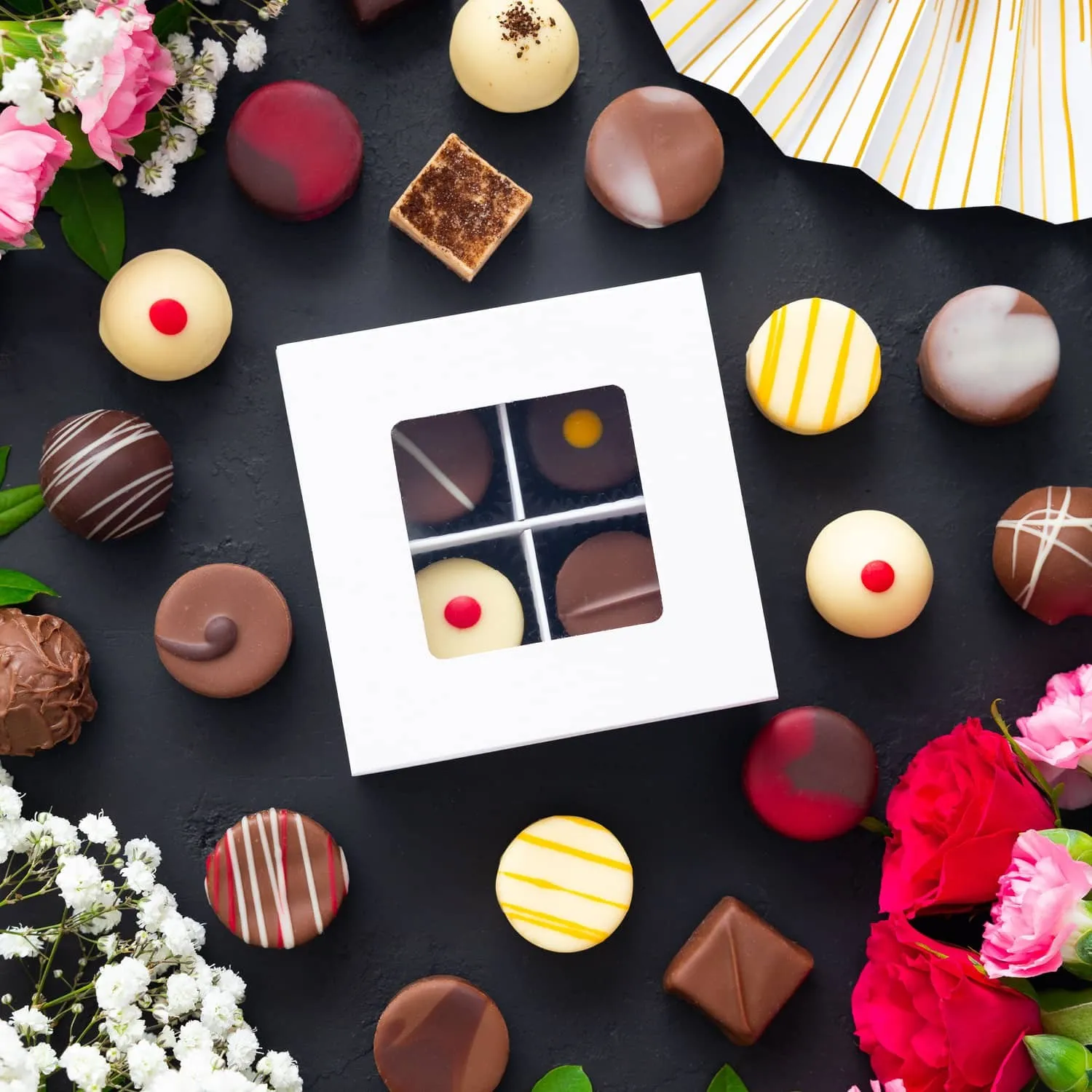 PRALINEN GESCHENKBOX OHNE ALKOHOL - Edle handgemachte Pralinen aus feinstem Confiserie-Edelkakao, stilvoll verpackt in einer hochwertigen Geschenkbox. Exklusiver Schokoladengenuss für besondere Anlässe & genussvolle Momente