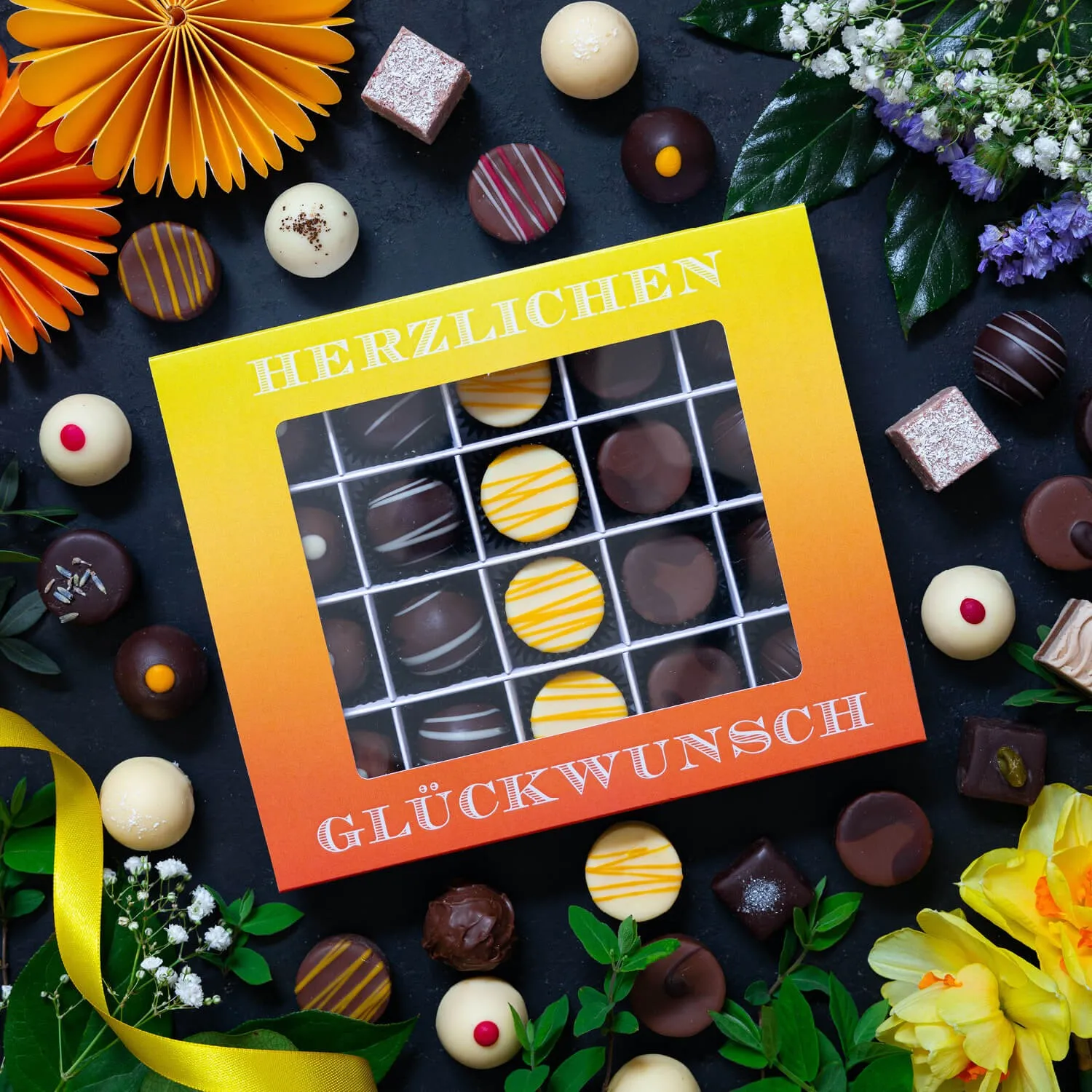PRALINEN GESCHENKBOX OHNE ALKOHOL - Edle handgemachte Pralinen aus feinstem Confiserie-Edelkakao, stilvoll verpackt in einer hochwertigen XL-Geschenkbox. Exklusiver Schokoladengenuss für besondere Anlässe & genussvolle Momente