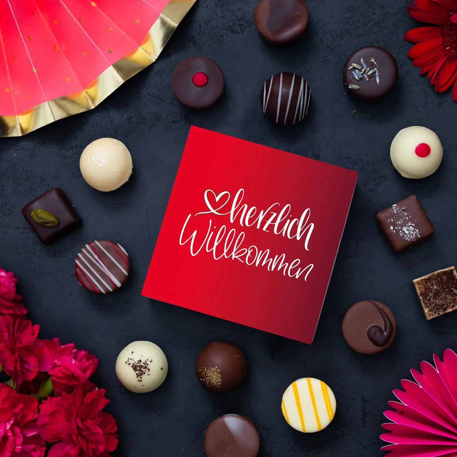 PRALINEN GESCHENKBOX OHNE ALKOHOL - Edle handgemachte Pralinen aus feinstem Confiserie-Edelkakao, stilvoll verpackt in einer hochwertigen Geschenkbox. Exklusiver Schokoladengenuss für besondere Anlässe & genussvolle Momente