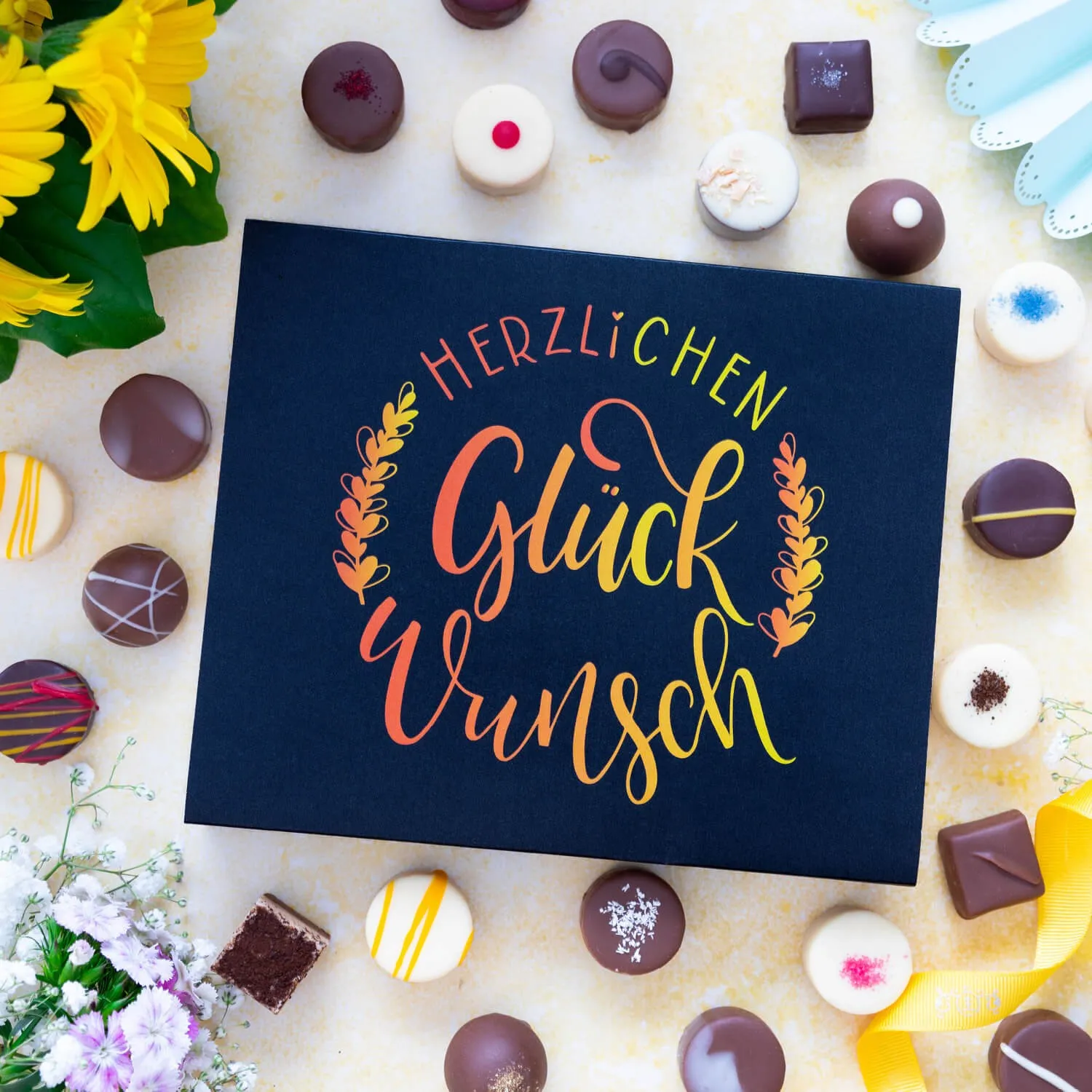 PRALINEN GESCHENKBOX OHNE ALKOHOL - Edle handgemachte Pralinen aus feinstem Confiserie-Edelkakao, stilvoll verpackt in einer hochwertigen XL-Geschenkbox. Exklusiver Schokoladengenuss für besondere Anlässe & genussvolle Momente