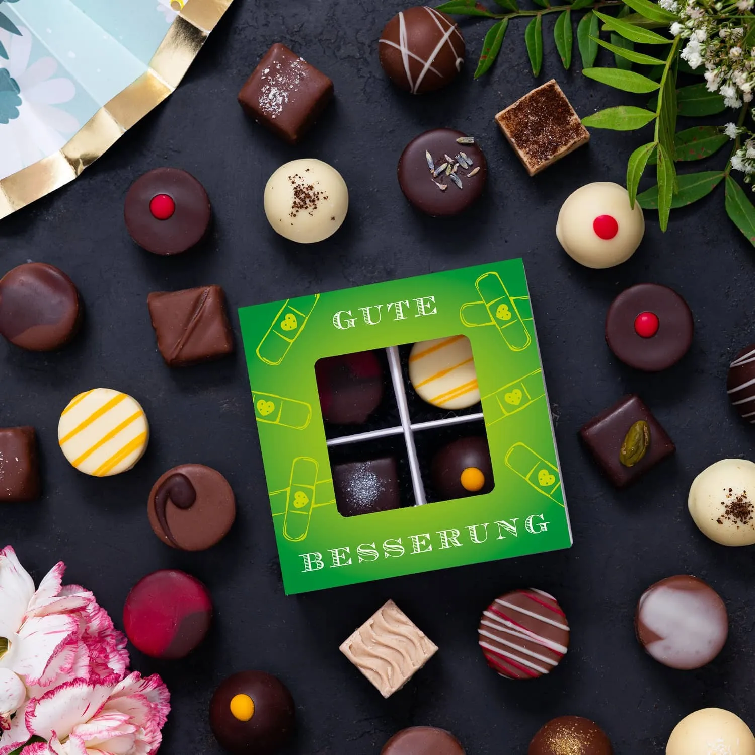 PRALINEN GESCHENKBOX OHNE ALKOHOL - Edle handgemachte Pralinen aus feinstem Confiserie-Edelkakao, stilvoll verpackt in einer hochwertigen Geschenkbox. Exklusiver Schokoladengenuss für besondere Anlässe & genussvolle Momente