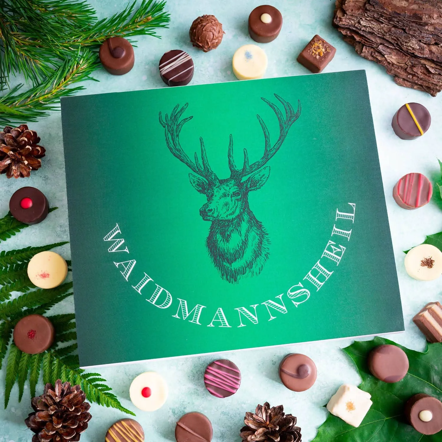 PRALINEN GESCHENKBOX OHNE ALKOHOL - Edle handgemachte Pralinen aus feinstem Confiserie-Edelkakao, stilvoll verpackt in einer hochwertigen XXL-Geschenkbox. Exklusiver Schokoladengenuss für besondere Anlässe & genussvolle Momente