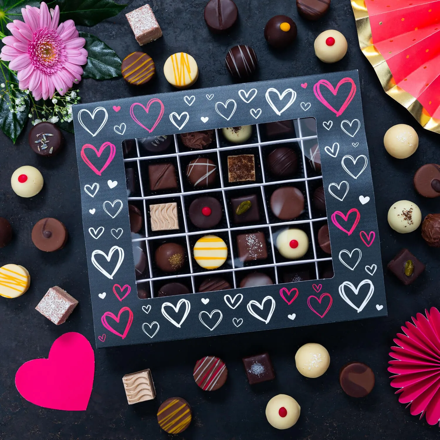 PRALINEN GESCHENKBOX MIT & OHNE ALKOHOL - Edle handgemachte Pralinen aus feinstem Confiserie-Edelkakao, stilvoll verpackt in einer hochwertigen XXL-Geschenkbox. Exklusiver Schokoladengenuss für besondere Anlässe & genussvolle Momente