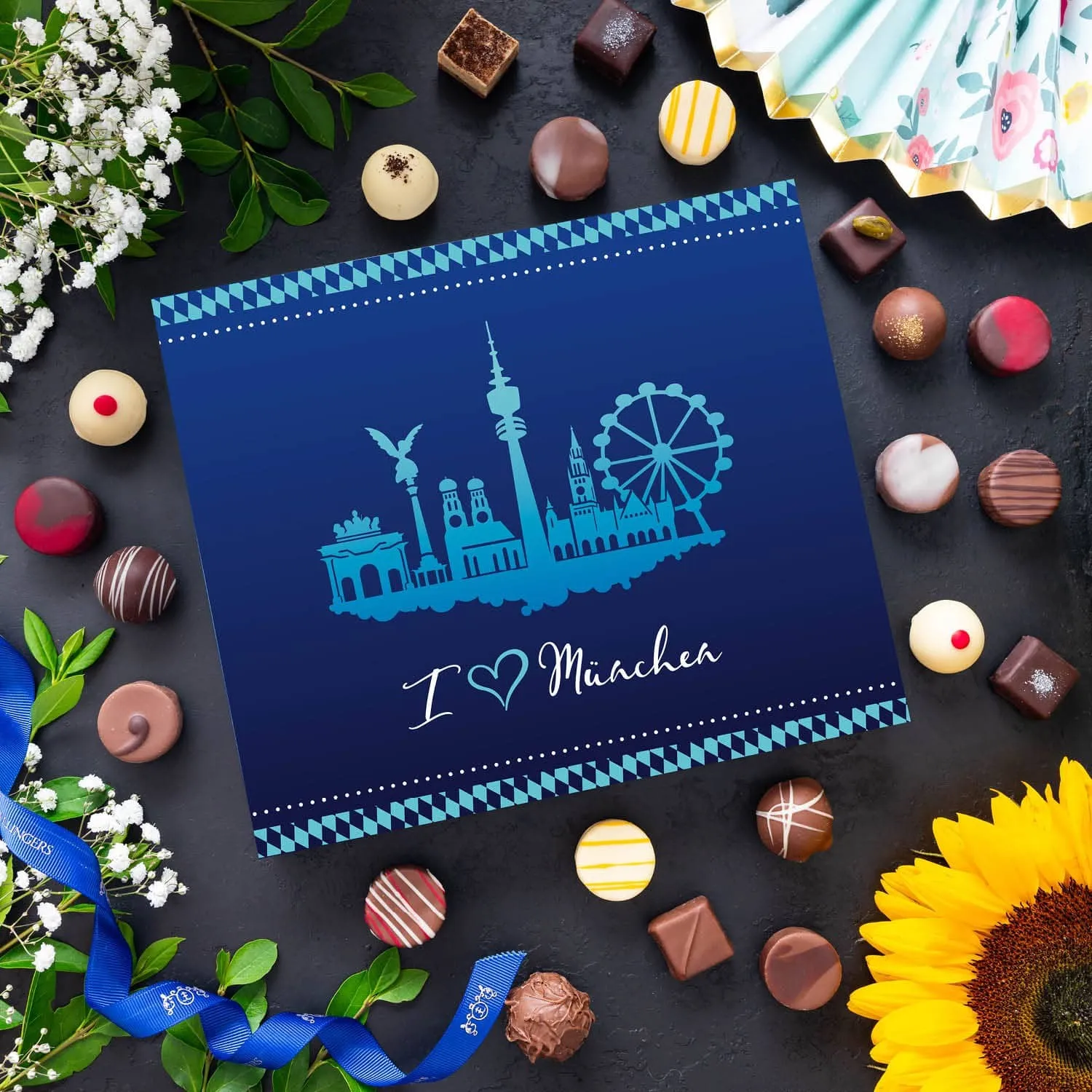 PRALINEN GESCHENKBOX OHNE ALKOHOL - Edle handgemachte Pralinen aus feinstem Confiserie-Edelkakao, stilvoll verpackt in einer hochwertigen XXL-Geschenkbox. Exklusiver Schokoladengenuss für besondere Anlässe & genussvolle Momente