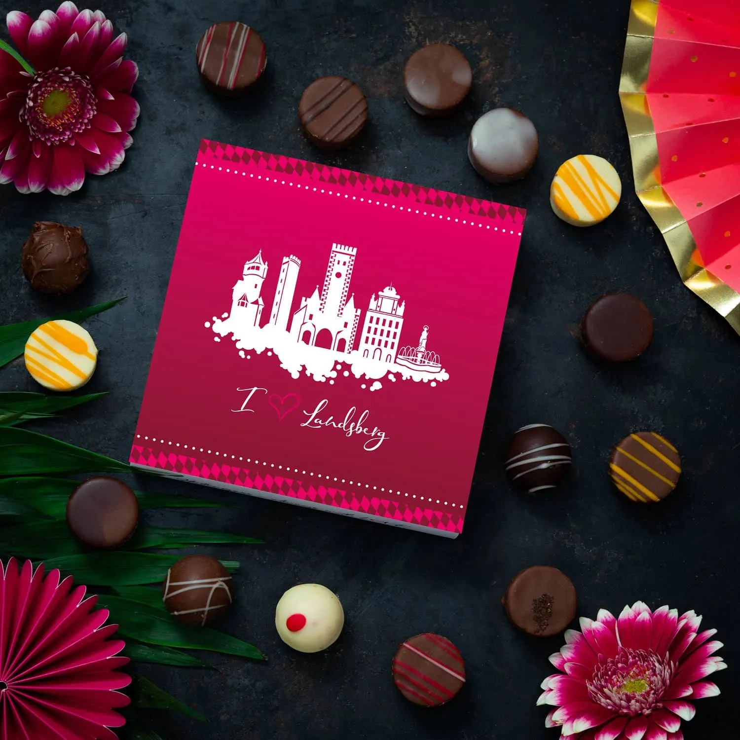 PRALINEN GESCHENKBOX OHNE ALKOHOL - Edle handgemachte Pralinen aus feinstem Confiserie-Edelkakao, stilvoll verpackt in einer hochwertigen L-Geschenkbox. Exklusiver Schokoladengenuss für besondere Anlässe & genussvolle Momente