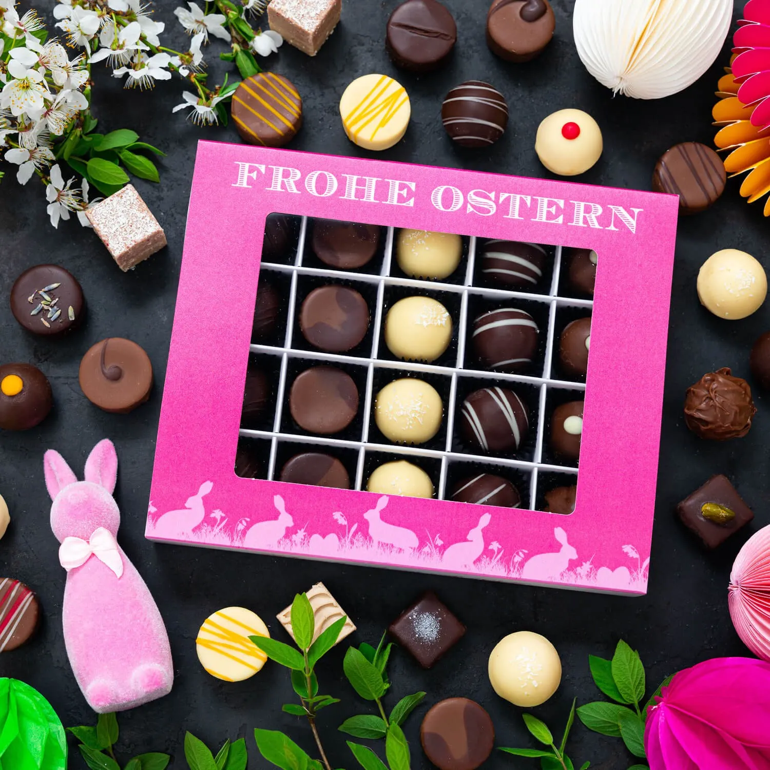 PRALINEN GESCHENKBOX MIT & OHNE ALKOHOL - Edle handgemachte Pralinen aus feinstem Confiserie-Edelkakao, stilvoll verpackt in einer hochwertigen XL-Geschenkbox. Exklusiver Schokoladengenuss für besondere Anlässe & genussvolle Momente