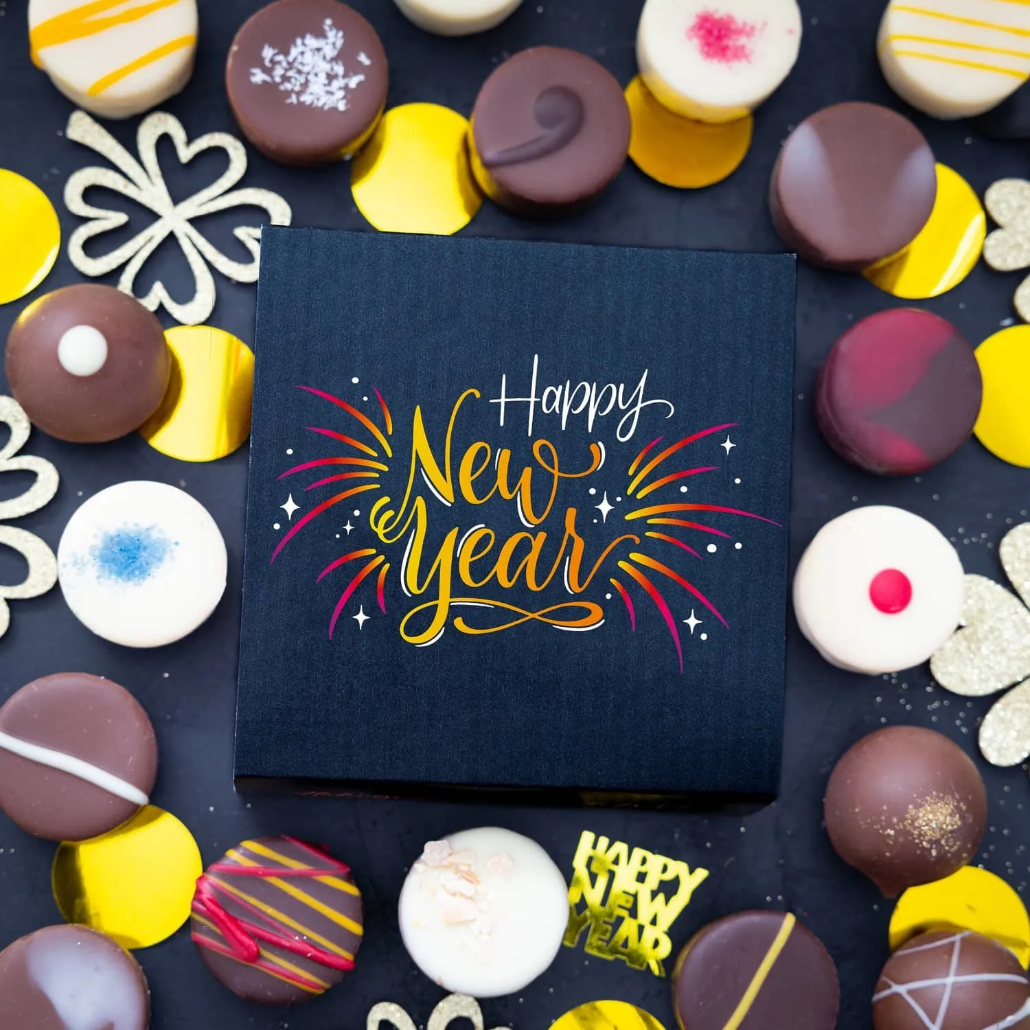 PRALINEN GESCHENKBOX OHNE ALKOHOL - Edle handgemachte Pralinen aus feinstem Confiserie-Edelkakao, stilvoll verpackt in einer hochwertigen Geschenkbox. Exklusiver Schokoladengenuss für besondere Anlässe & genussvolle Momente