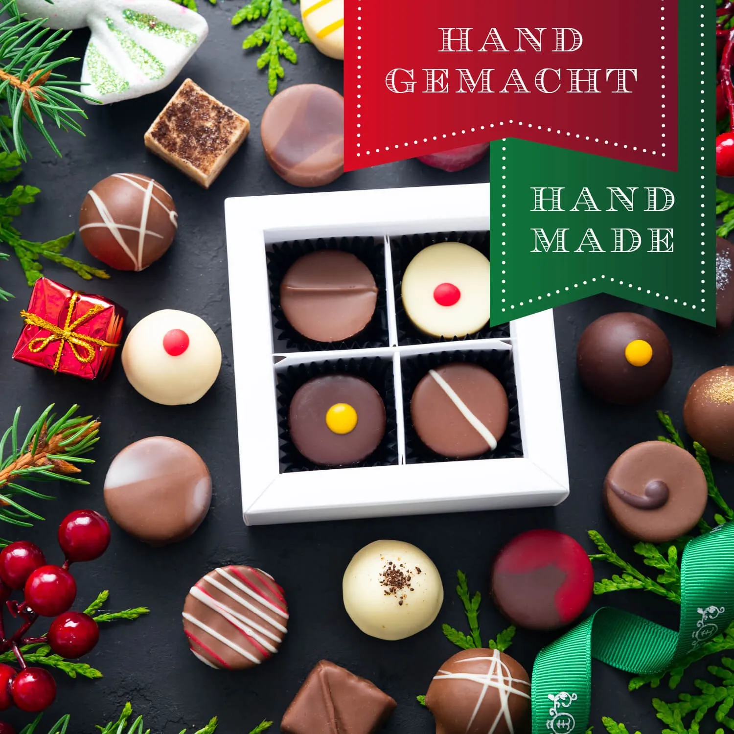 HANDWERK STATT MASSENWARE - Edition \Frohes Fest Weiß\: Vergiss billig produzierte Standard-Pralinen mit schöner Verpackung - entscheidend ist nicht nur der erste Eindruck, sondern der Geschmack, der noch lange in Erinnerung bleibt
