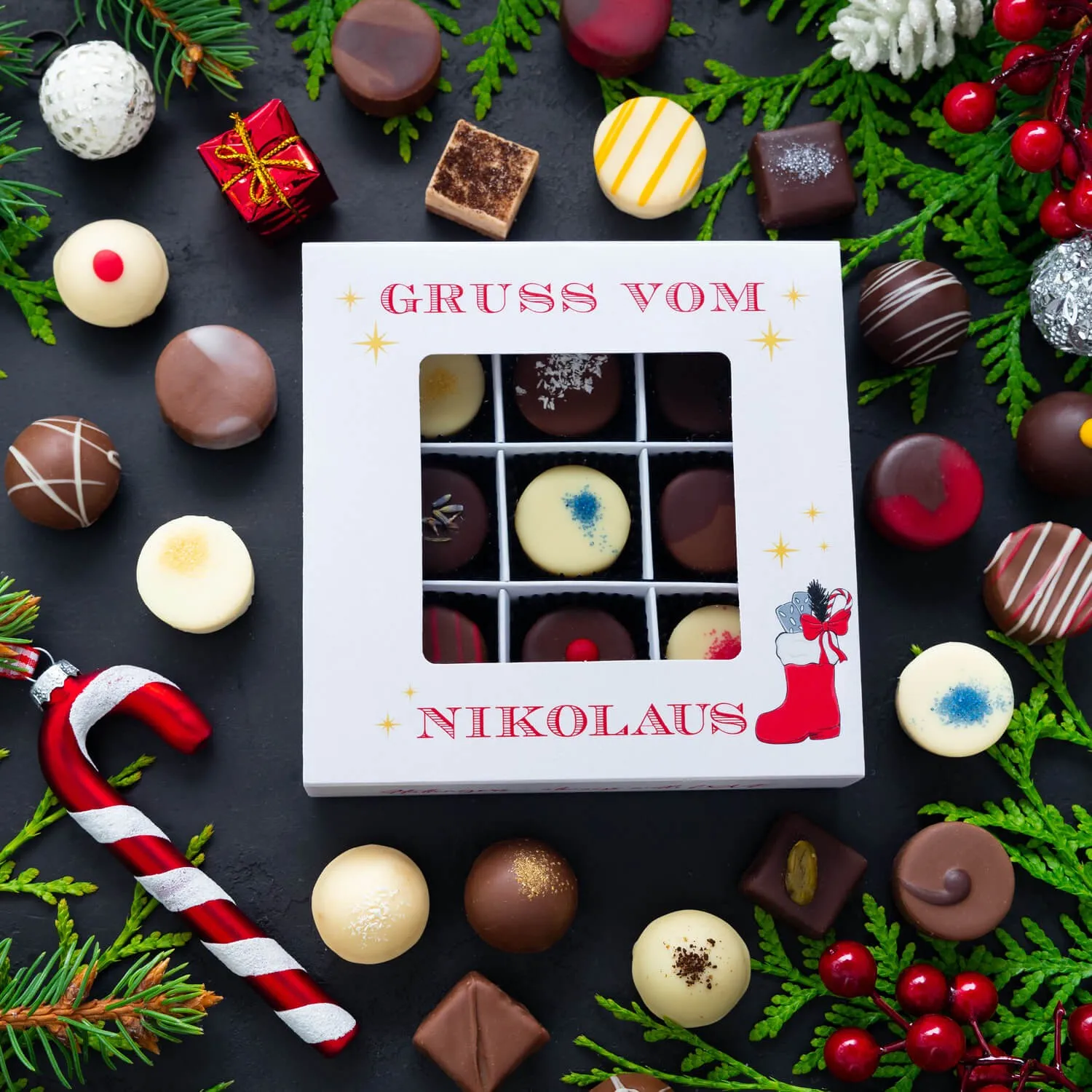 PRALINEN GESCHENKBOX MIT & OHNE ALKOHOL - Edle handgemachte Pralinen aus feinstem Confiserie-Edelkakao, stilvoll verpackt in einer hochwertigen L-Geschenkbox. Exklusiver Schokoladengenuss für besondere Anlässe & genussvolle Momente