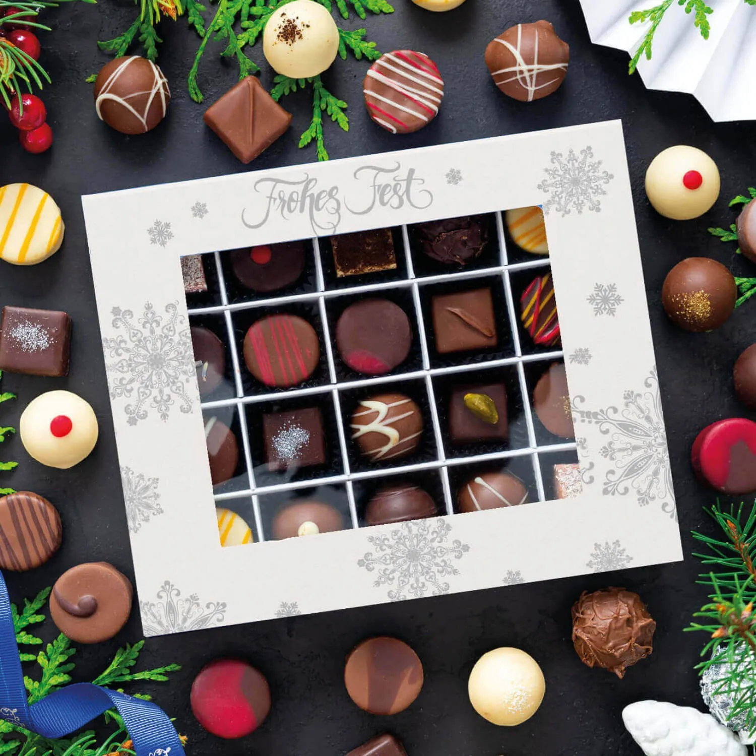 PRALINEN GESCHENKBOX MIT & OHNE ALKOHOL - Edle handgemachte Pralinen aus feinstem Confiserie-Edelkakao, stilvoll verpackt in einer hochwertigen XL-Geschenkbox. Exklusiver Schokoladengenuss für besondere Anlässe & genussvolle Momente