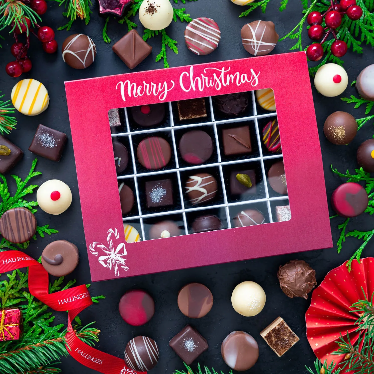 PRALINEN GESCHENKBOX MIT & OHNE ALKOHOL - Edle handgemachte Pralinen aus feinstem Confiserie-Edelkakao, stilvoll verpackt in einer hochwertigen XL-Geschenkbox. Exklusiver Schokoladengenuss für besondere Anlässe & genussvolle Momente