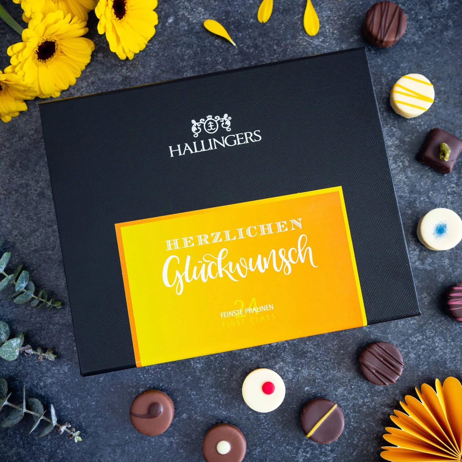 PRALINEN GESCHENKBOX OHNE ALKOHOL - Edle handgemachte Pralinen aus feinstem Confiserie-Edelkakao, stilvoll verpackt in einer hochwertigen FirstClass-Geschenkbox. Exklusiver Schokoladengenuss für besondere Anlässe & genussvolle Momente