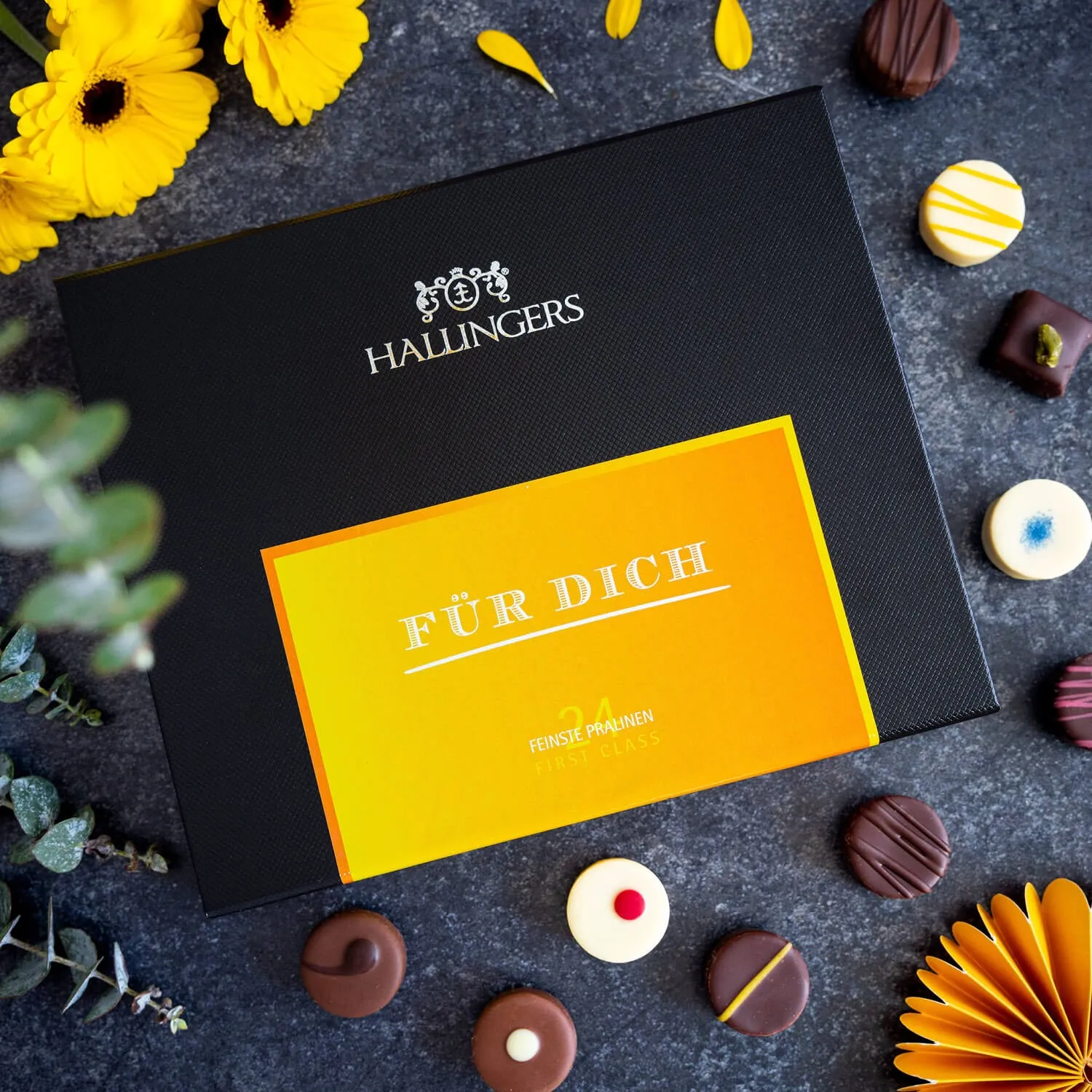 PRALINEN GESCHENKBOX OHNE ALKOHOL - Edle handgemachte Pralinen aus feinstem Confiserie-Edelkakao, stilvoll verpackt in einer hochwertigen FirstClass-Geschenkbox. Exklusiver Schokoladengenuss für besondere Anlässe & genussvolle Momente