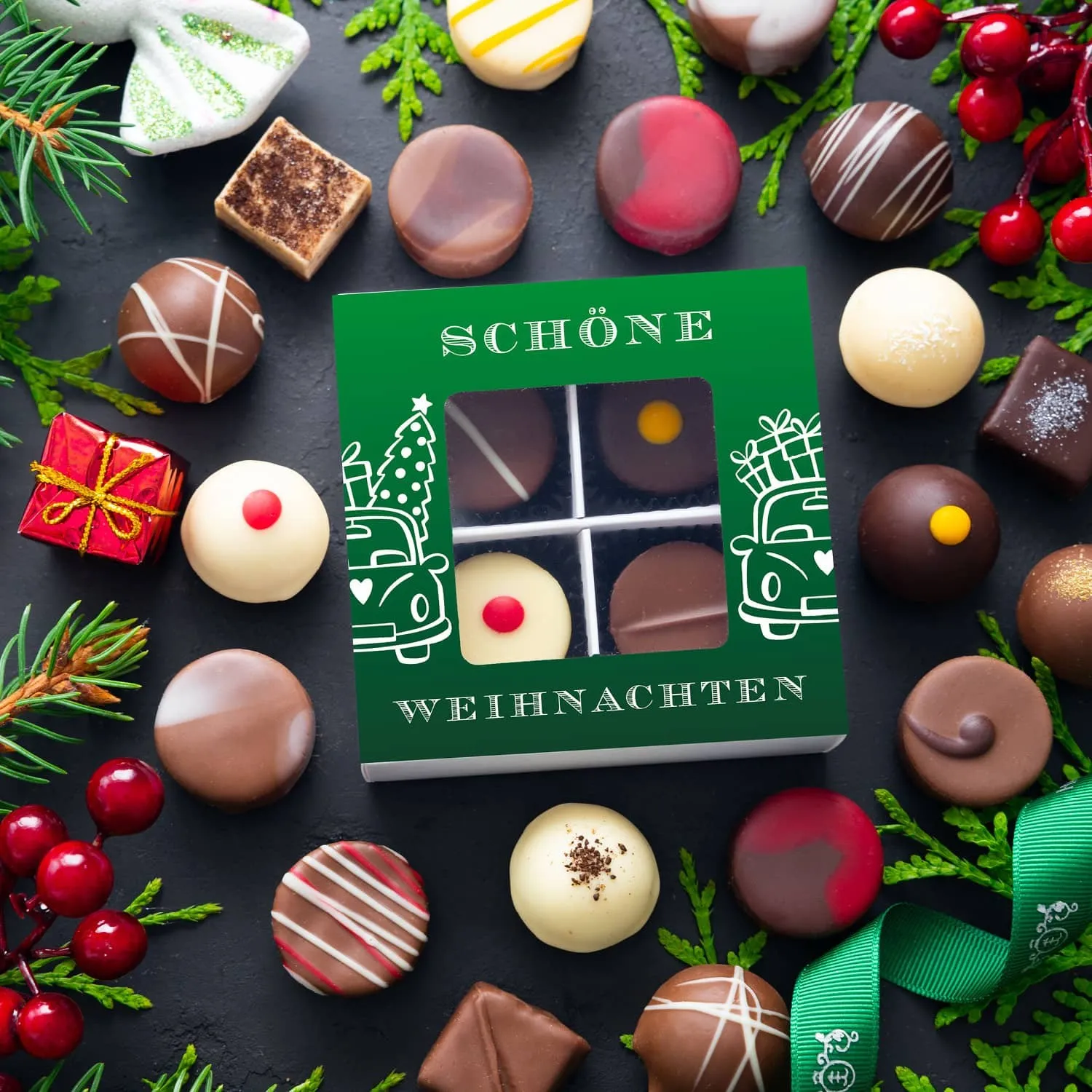 PRALINEN GESCHENKBOX MIT & OHNE ALKOHOL - Edle handgemachte Pralinen aus feinstem Confiserie-Edelkakao, stilvoll verpackt in einer hochwertigen Geschenkbox. Exklusiver Schokoladengenuss für besondere Anlässe & genussvolle Momente