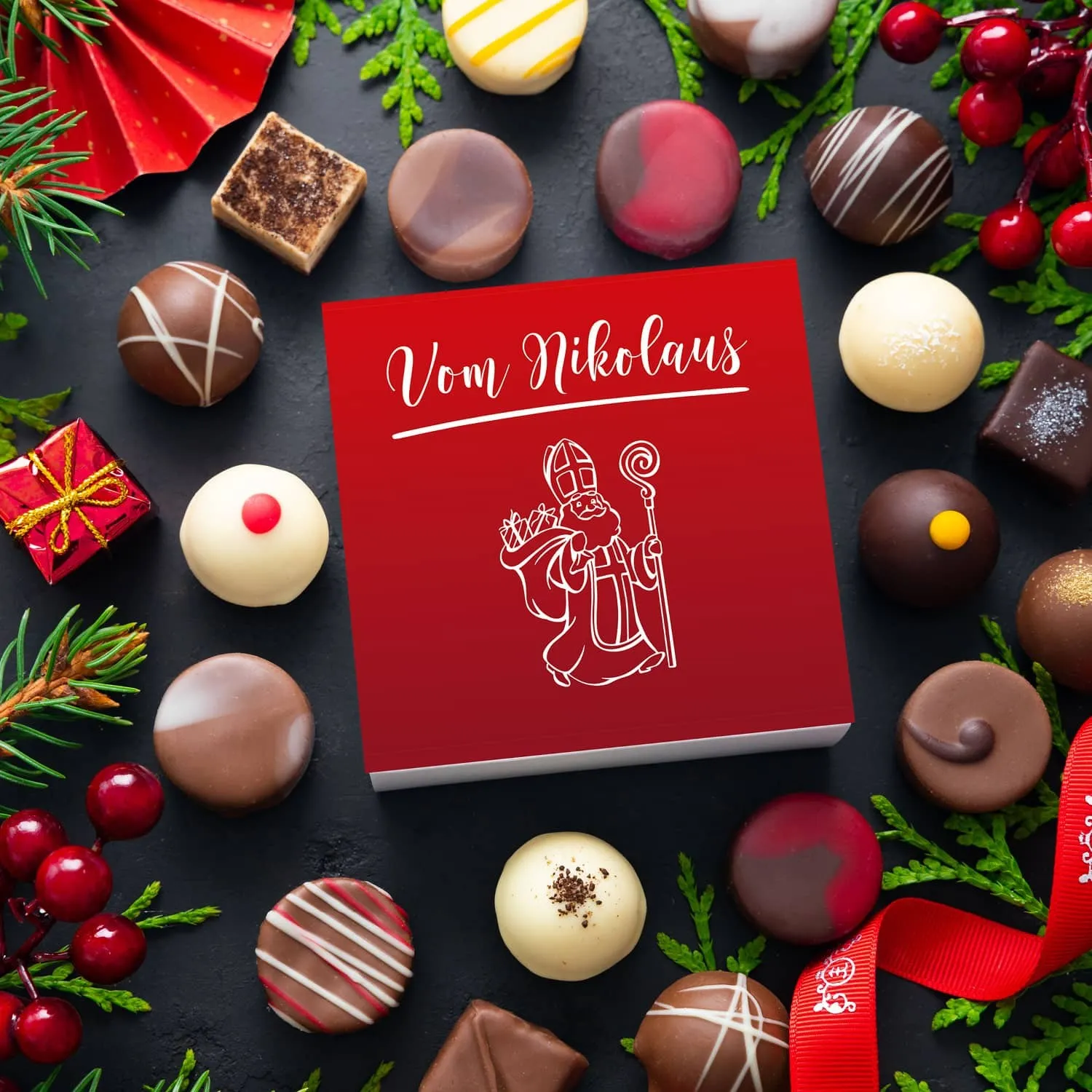 PRALINEN GESCHENKBOX OHNE ALKOHOL - Edle handgemachte Pralinen aus feinstem Confiserie-Edelkakao, stilvoll verpackt in einer hochwertigen Geschenkbox. Exklusiver Schokoladengenuss für besondere Anlässe & genussvolle Momente