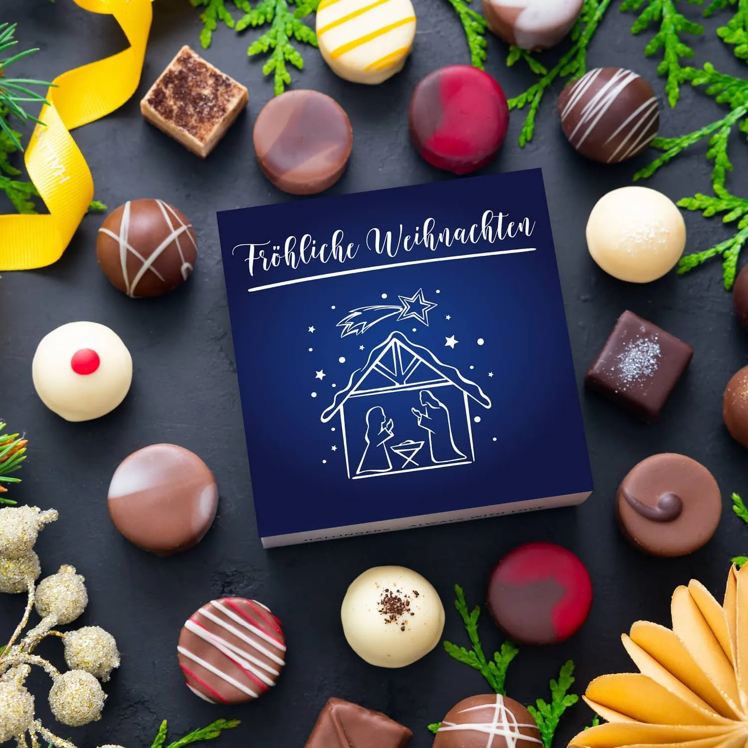 PRALINEN GESCHENKBOX OHNE ALKOHOL - Edle handgemachte Pralinen aus feinstem Confiserie-Edelkakao, stilvoll verpackt in einer hochwertigen Geschenkbox. Exklusiver Schokoladengenuss für besondere Anlässe & genussvolle Momente
