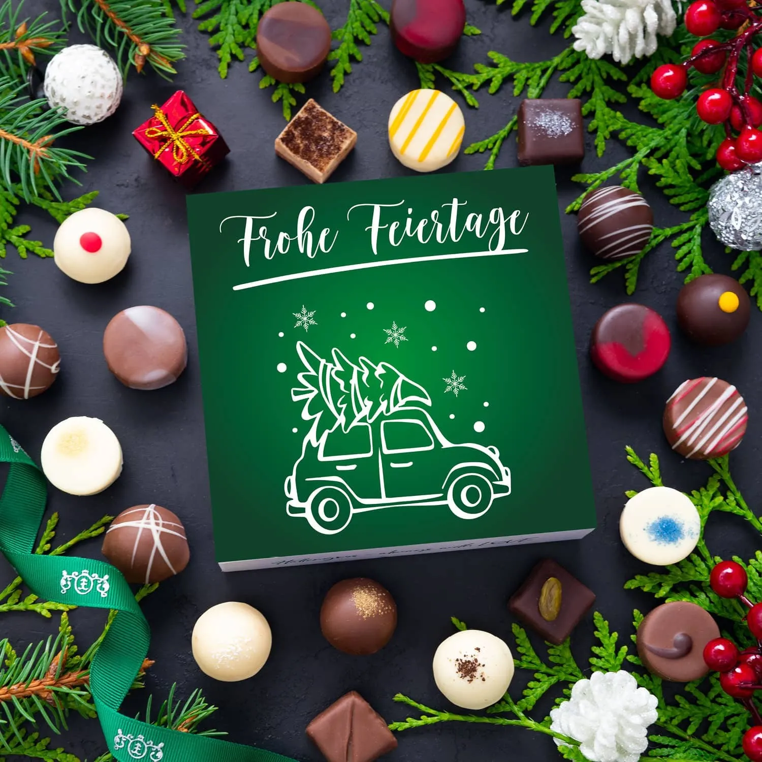PRALINEN GESCHENKBOX OHNE ALKOHOL - Edle handgemachte Pralinen aus feinstem Confiserie-Edelkakao, stilvoll verpackt in einer hochwertigen L-Geschenkbox. Exklusiver Schokoladengenuss für besondere Anlässe & genussvolle Momente
