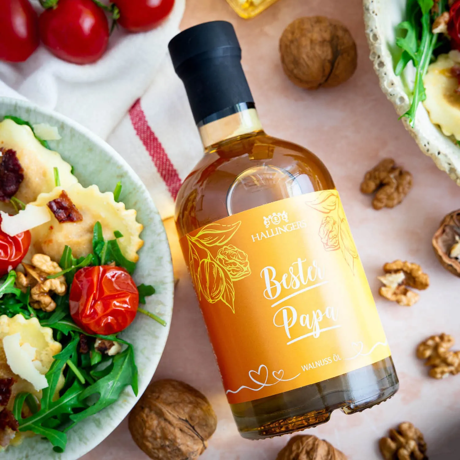 PREMIUM-ÖL IN DER GESCHENKFLASCHE - Hochwertiges Premium-Öl zum Würzen, Marinieren & Grillen, stilvoll abgefüllt in einer edlen Geschenkflasche. Die besondere Geschenkidee für Feinschmecker, Hobbyköche & Genießer