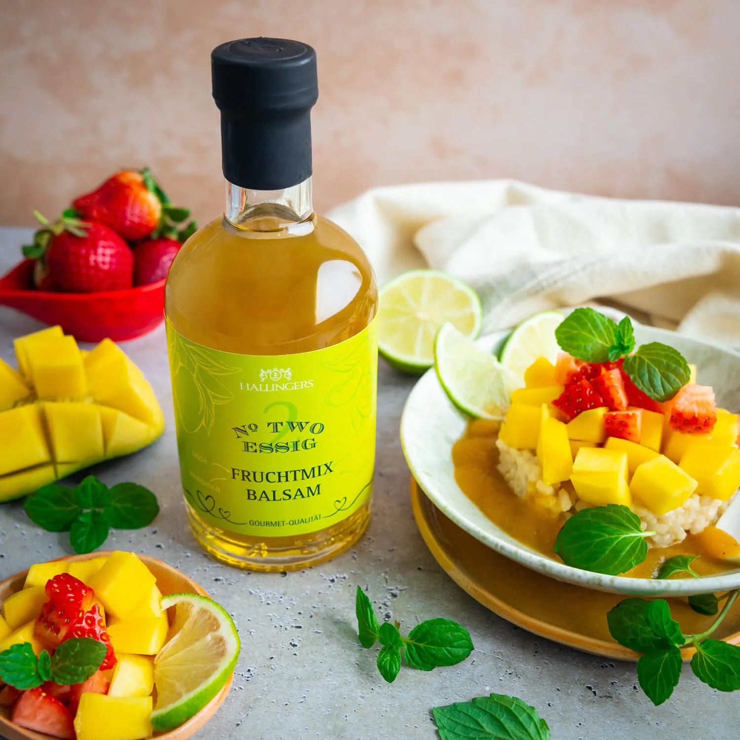 GOURMET-ESSIG IN DER GESCHENKFLASCHE - Hochwertiger Gourmet-Essig zum Verfeinern von Salaten, Getränken & Speisen, stilvoll abgefüllt in einer edlen Geschenkflasche. Die besondere Geschenkidee für Feinschmecker & Genießer