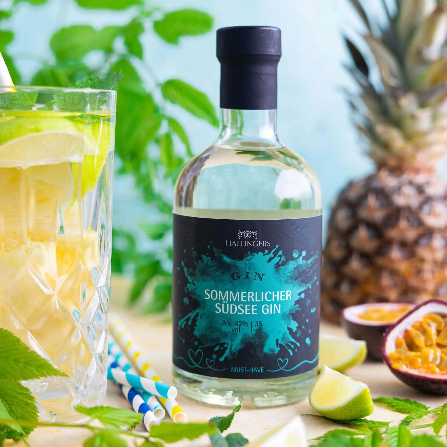 GOURMET-GIN IN DER GESCHENKFLASCHE - Hochwertiger Gourmet-Gin, von Hand abgefüllt und stilvoll präsentiert in einer edlen Geschenkflasche. Die besondere Geschenkidee für Gin-Liebhaber & exklusive Genussmomente