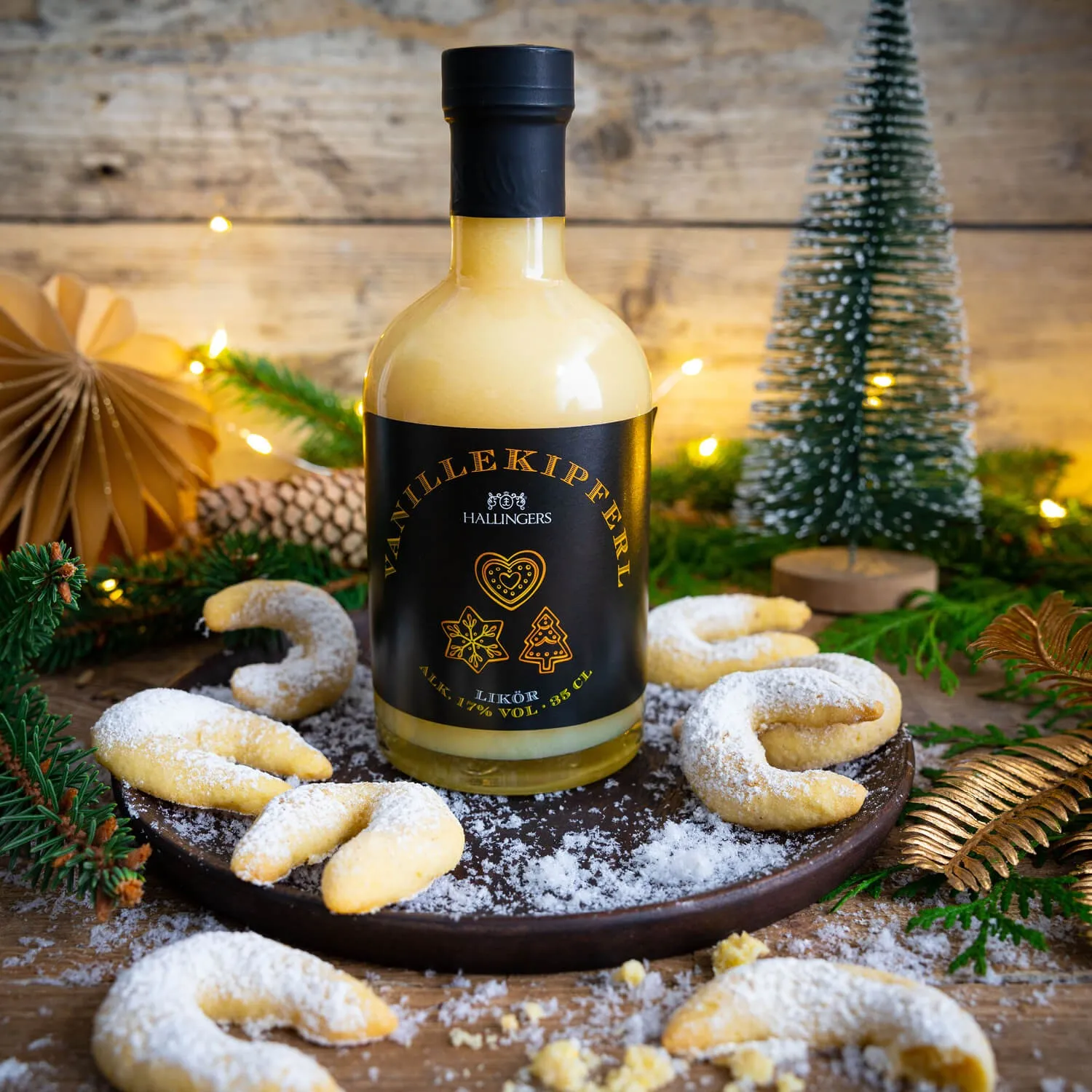 EDEL-SAHNELIKÖR IN DER GESCHENKFLASCHE - Cremiger Edel-Sahnelikör, von Hand abgefüllt und stilvoll präsentiert in einer hochwertigen Geschenkflasche. Die besondere Geschenkidee für Genießer & exklusive Genussmomente
