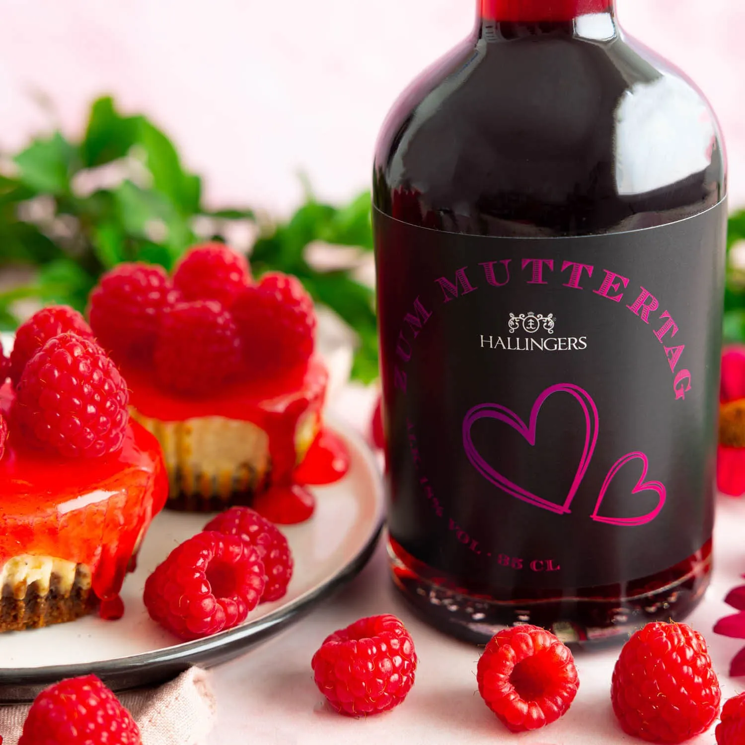 PREMIUM-LIKÖR IN DER GESCHENKFLASCHE - Hochwertiger Premium-Likör, von Hand abgefüllt und stilvoll präsentiert in einer edlen Geschenkflasche. Die besondere Geschenkidee für Genießer & exklusive Genussmomente