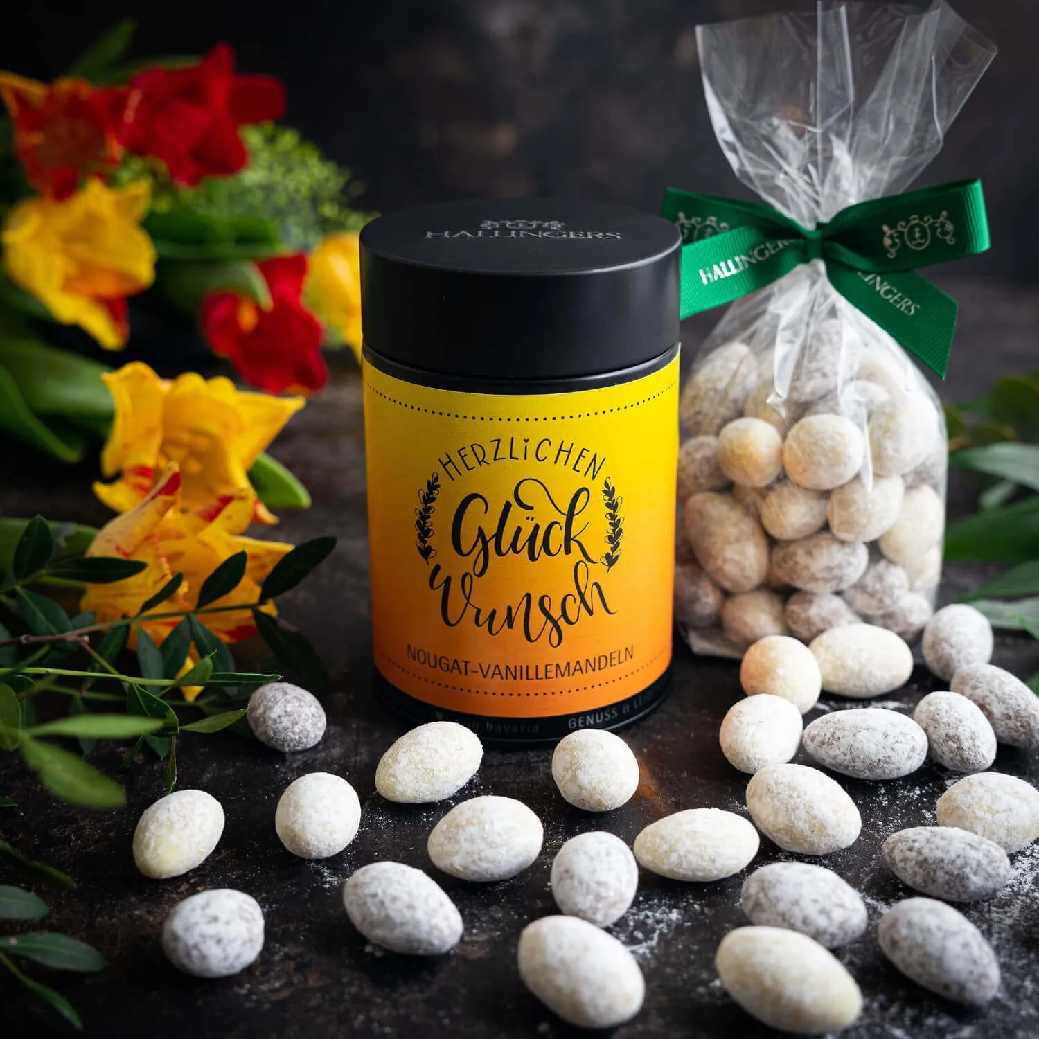 NOUGAT-MANDELN OHNE ALKOHOL - Von Hand in der Manufaktur schokolierte Mandeln mit feinem Vanille-Nougat, stilvoll verpackt in einer hochwertigen Geschenkdose. Exklusiver Genuss für Feinschmecker & die besondere Geschenkidee
