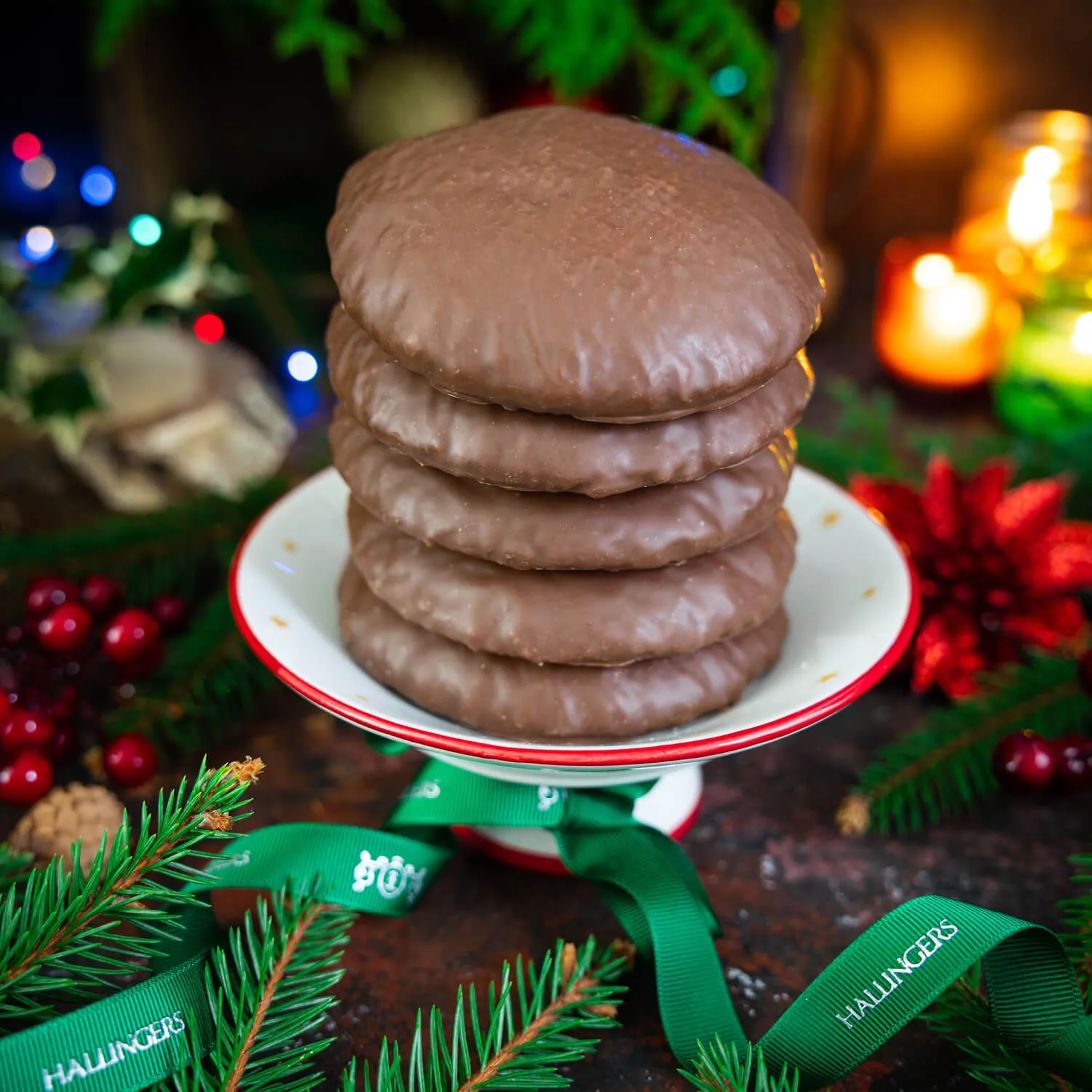 ELISEN-LEBKUCHEN IM GESCHENK-BEUTEL - 5 saftige handgemachte Elisen-Lebkuchen mit hohem Kernanteil, stilvoll verpackt im edlen Geschenk-Beutel. Die besondere Geschenkidee für winterliche Genussmomente & die Weihnachtszeit