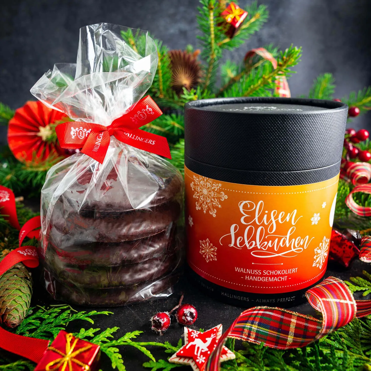ELISEN-LEBKUCHEN IN DER GESCHENKDOSE - 5 saftige handgemachte Elisen-Lebkuchen mit hohem Kernanteil, stilvoll verpackt in einer edlen Geschenk-Dose. Die besondere Geschenkidee für winterliche Genussmomente & die Weihnachtszeit