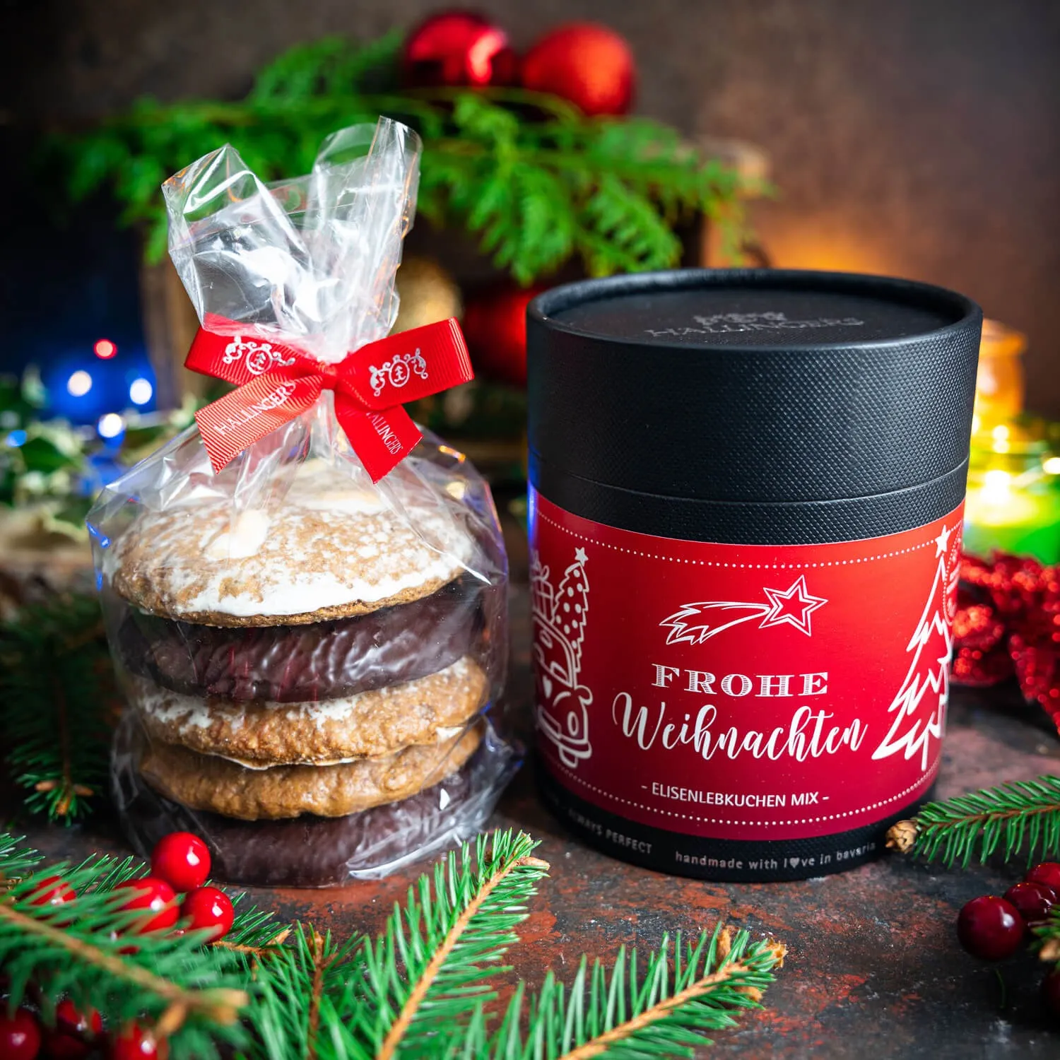 ELISEN-LEBKUCHEN MIX IN DER GESCHENKDOSE - 5 saftige handgemachte Elisen-Lebkuchen mit hohem Kernanteil im abwechslungsreichen Mix, stilvoll verpackt in einer edlen Geschenk-Dose. Die besondere Geschenkidee für winterliche Genussmomente