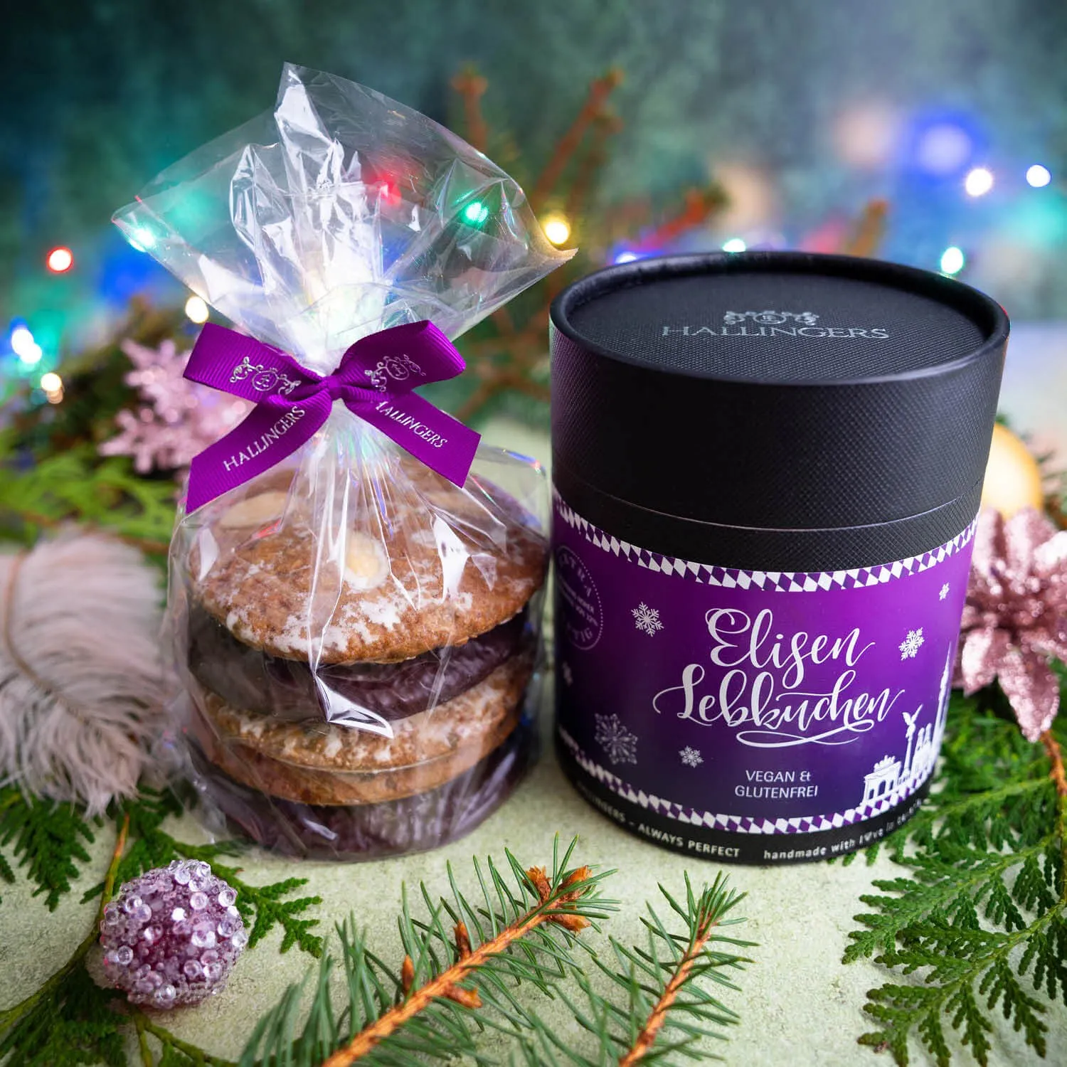 VEGANE ELISEN-LEBKUCHEN IN DER GESCHENKDOSE - 5 saftige handgemachte Elisen-Lebkuchen mit hohem Kernanteil, stilvoll verpackt in einer edlen Geschenk-Dose. Die besondere Geschenkidee für winterliche Genussmomente & die Weihnachtszeit