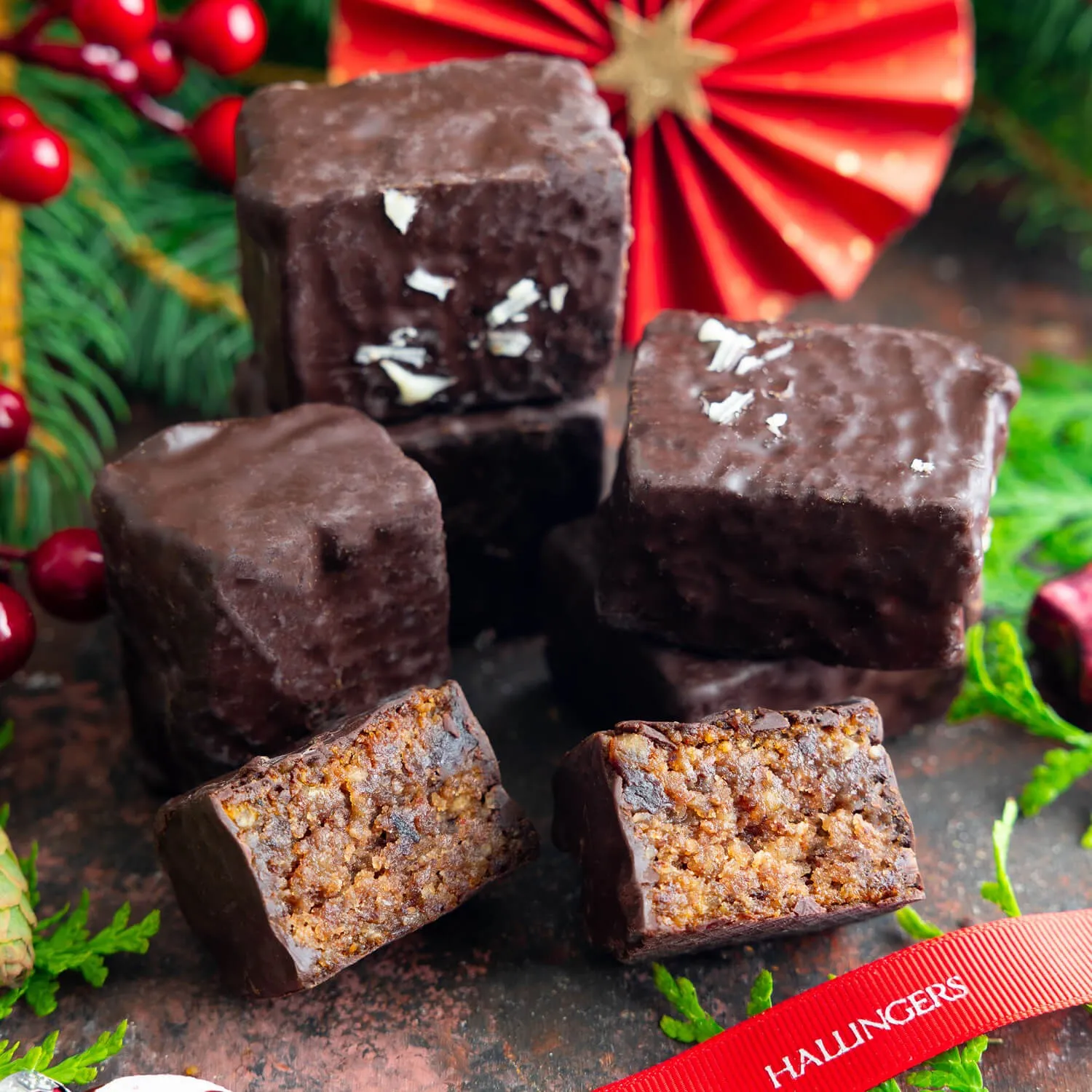 LEBKUCHEN-RAUSCH MIX MIT ALKOHOL - 6 saftige handgemachte Lebkuchen-Würfel mit Alkohol im abwechslungsreichen Mix, stilvoll verpackt in der edlen Geschenk-Tüte. Die besondere Geschenkidee für winterliche Genussmomente & Weihnachten