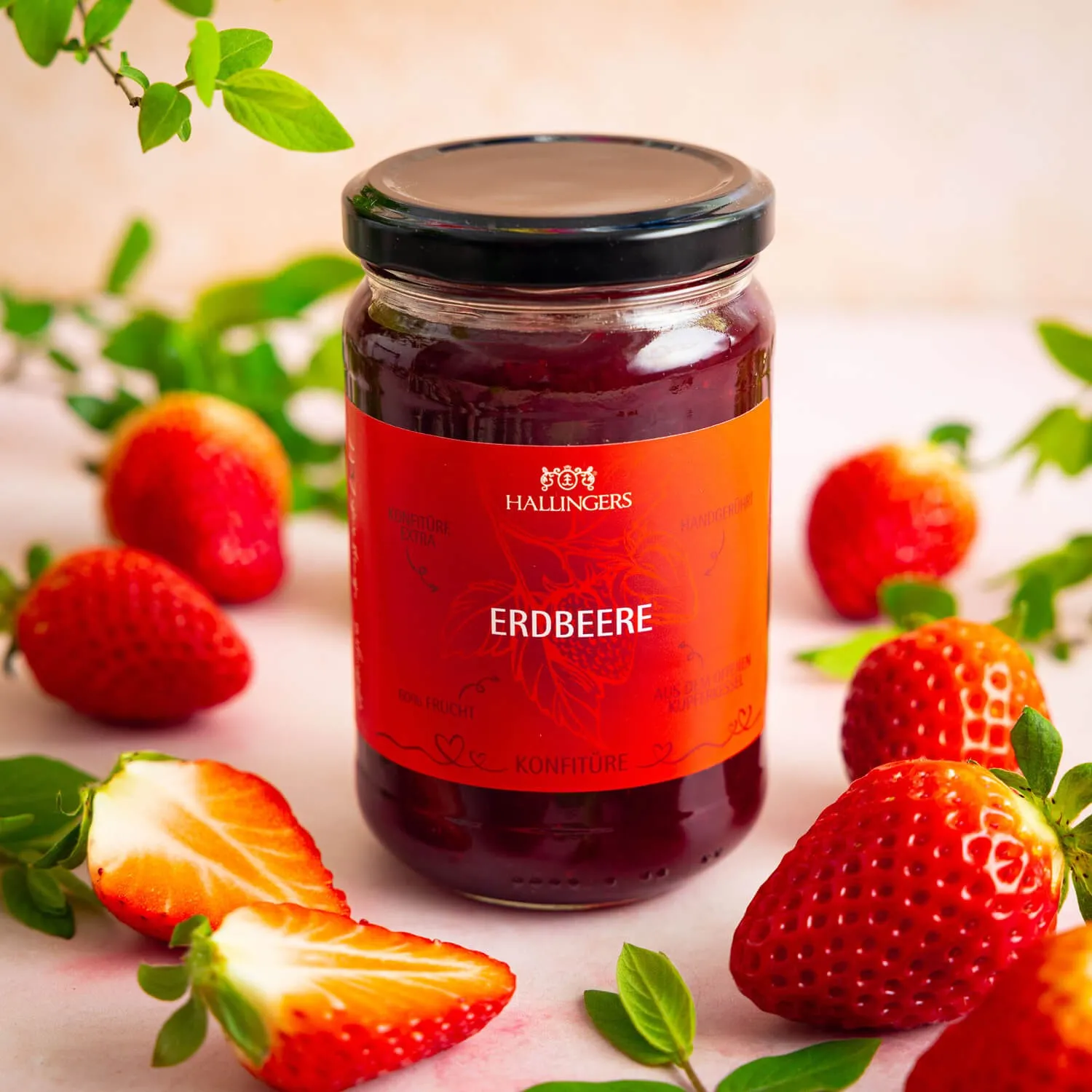 KONFITÜRE IM GLAS - Handgerührte Konfitüre aus feinsten Früchten, traditionell im Kupferkessel hergestellt und stilvoll abgefüllt im wertigen Glas. Die besondere Geschenkidee für Genießer & fruchtige Genussmomente