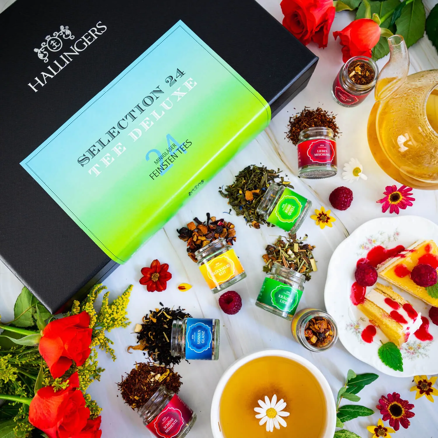 TEE SET IN DER GESCHENKBOX - 24 Sorten premium loser Tee als exklusives Probierset, stilvoll verpackt in einer edlen Geschenkbox mit Rezept-Booklet. Die besondere Geschenkidee für Teeliebhaber, Genießer & entspannte Wohlfühlmomente