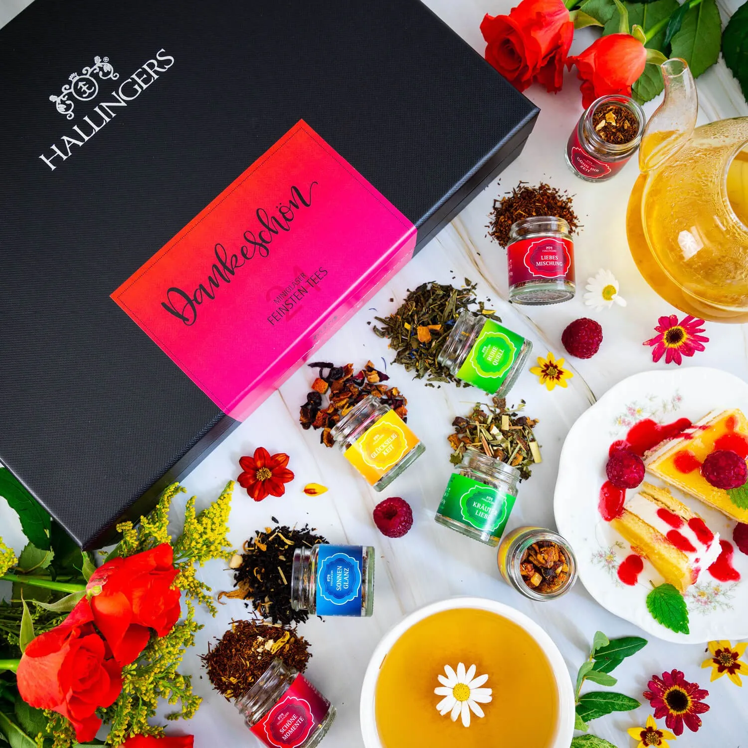 TEE SET IN DER GESCHENKBOX - 24 Sorten premium loser Tee als exklusives Probierset, stilvoll verpackt in einer edlen Geschenkbox mit Rezept-Booklet. Die besondere Geschenkidee für Teeliebhaber, Genießer & entspannte Wohlfühlmomente