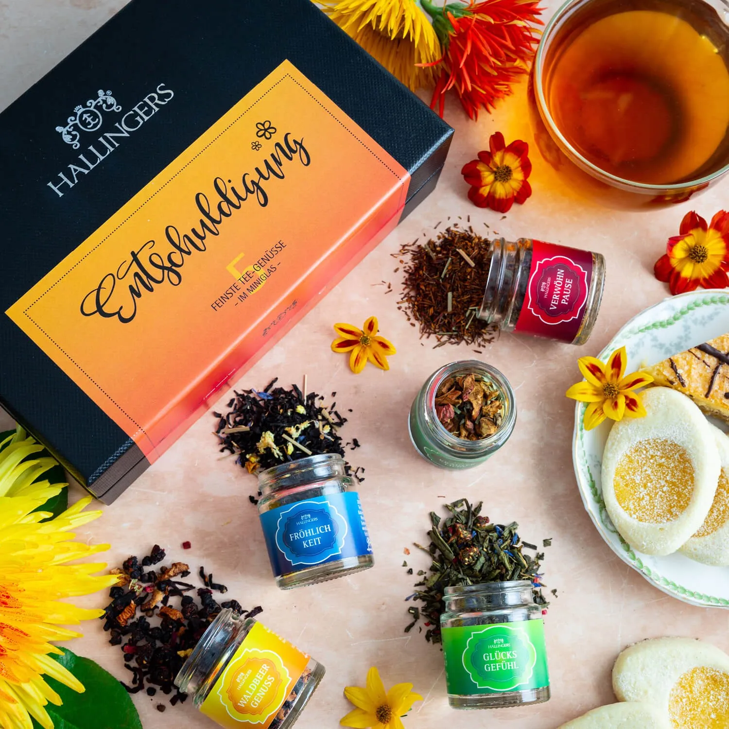 TEE SET IN DER GESCHENKBOX - 5 Sorten premium loser Tee als exklusives Probierset, stilvoll verpackt in einer edlen Geschenkbox mit Rezept-Booklet. Die besondere Geschenkidee für Teeliebhaber, Genießer & entspannte Wohlfühlmomente