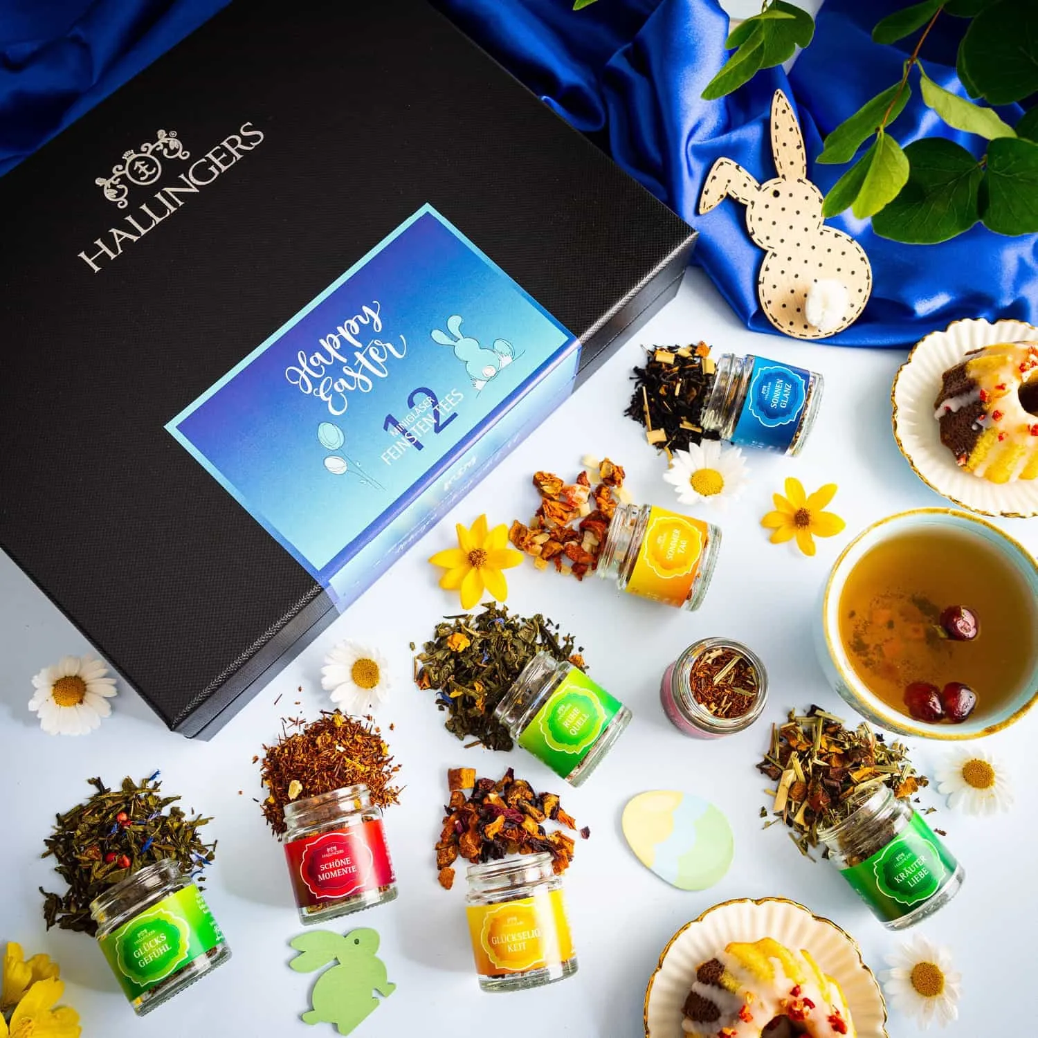 TEE SET IN DER GESCHENKBOX - 12 Sorten premium loser Tee als exklusives Probierset, stilvoll verpackt in einer edlen Geschenkbox mit Rezept-Booklet. Die besondere Geschenkidee für Teeliebhaber, Genießer & entspannte Wohlfühlmomente