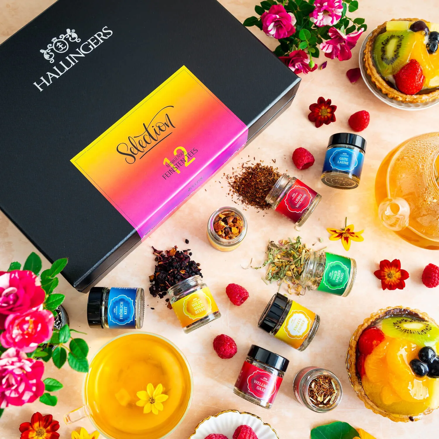 TEE SET IN DER GESCHENKBOX - 12 Sorten premium loser Tee als exklusives Probierset, stilvoll verpackt in einer edlen Geschenkbox mit Rezept-Booklet. Die besondere Geschenkidee für Teeliebhaber, Genießer & entspannte Wohlfühlmomente